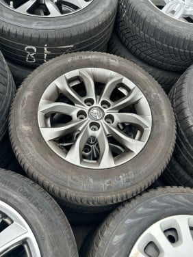 MAZDA ALUMINIUM VELGEN MET KLEBER KRISALPHP3 BANDEN