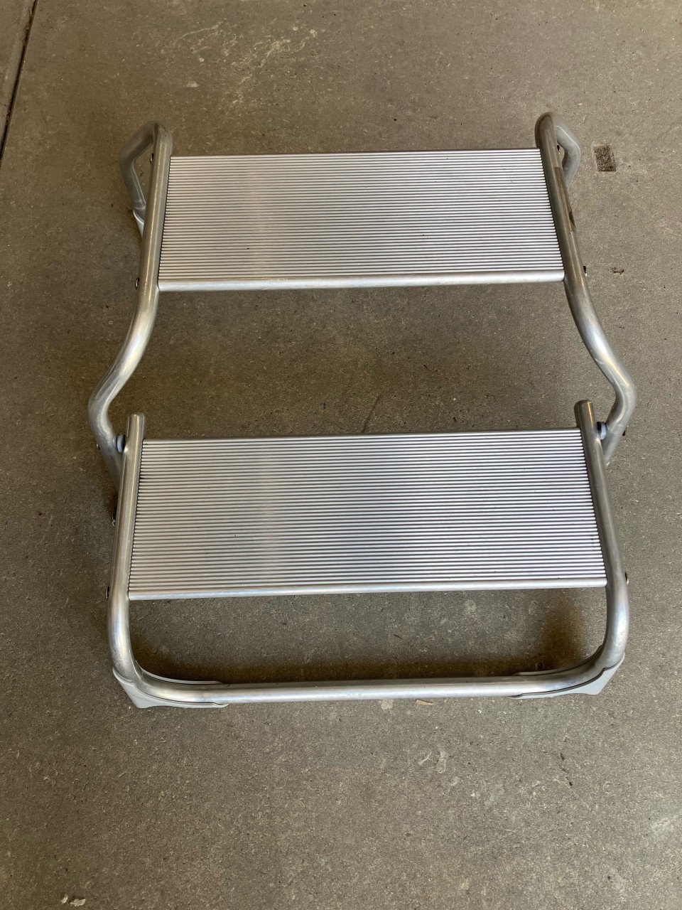 Diverse opstapjes voor caravan/campers.