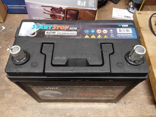 Accu bijna nieuw AGM start stop 45Ah