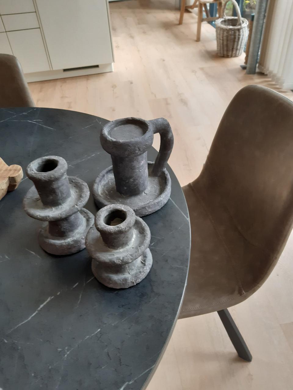 Betonnen  kandelaars 3 stuk in prima staat