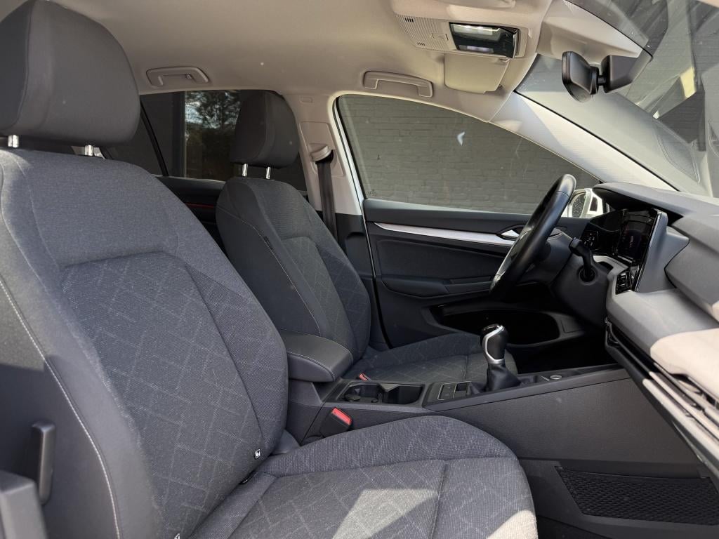 Volkswagen Golf 1.0 tsi life // led koplampen // trekhaak //