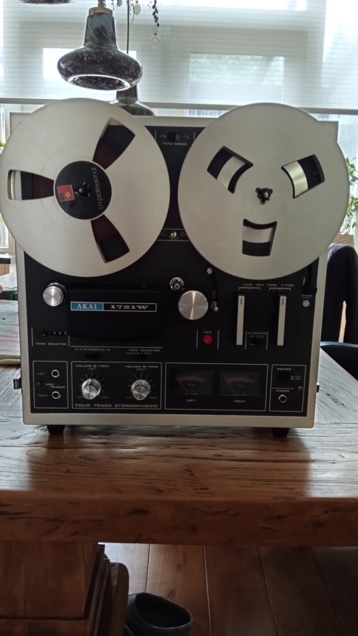 Akai bandrecorder