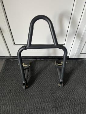Paddockstand voor een enkelzijdige ophanging