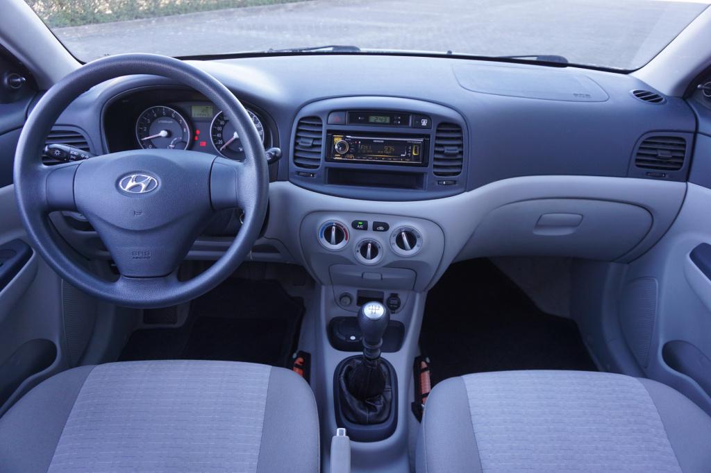 Hyundai Accent 1.6i dynamic airco / elektr. ramen / trekhaak / nap