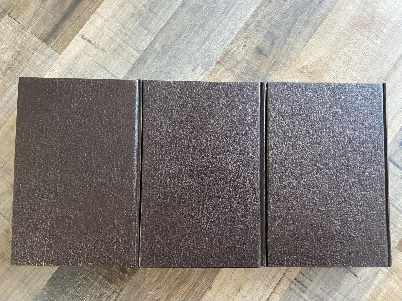 3 delen Winkler Prins Encyclopedie.