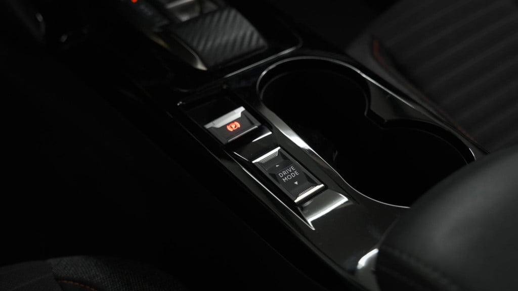 Peugeot 208 puretech 100 eat8 active | parkeersensoren | navigatie | apple 