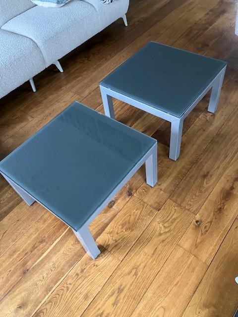 Gratis af te halen eettafel + 2 salontafeltjes