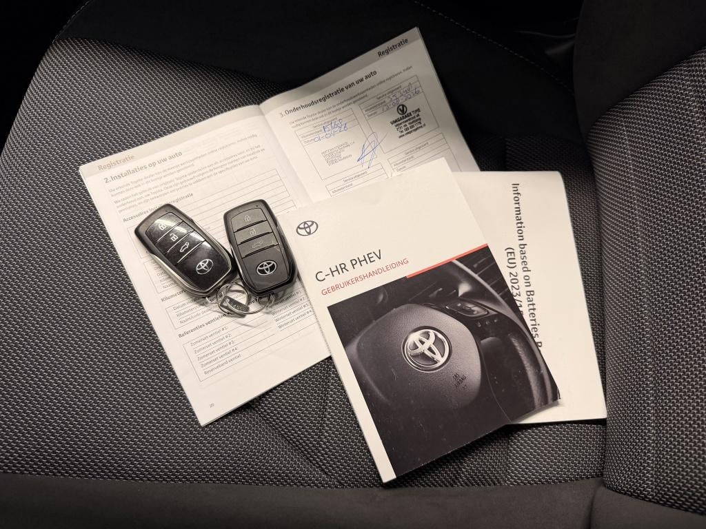 Toyota C-hr 2.0 phev 220 exec