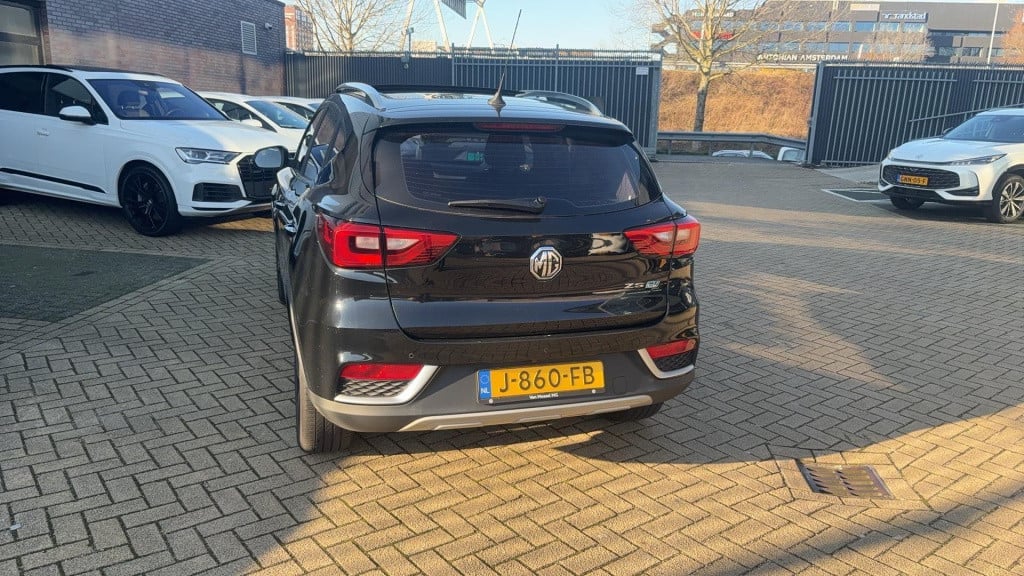 MG Zs-ev mg luxury 45 kwh