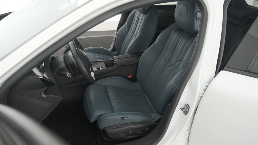 Peugeot 308 puretech 130 gt pack business | camera | dodehoekdetectie | app