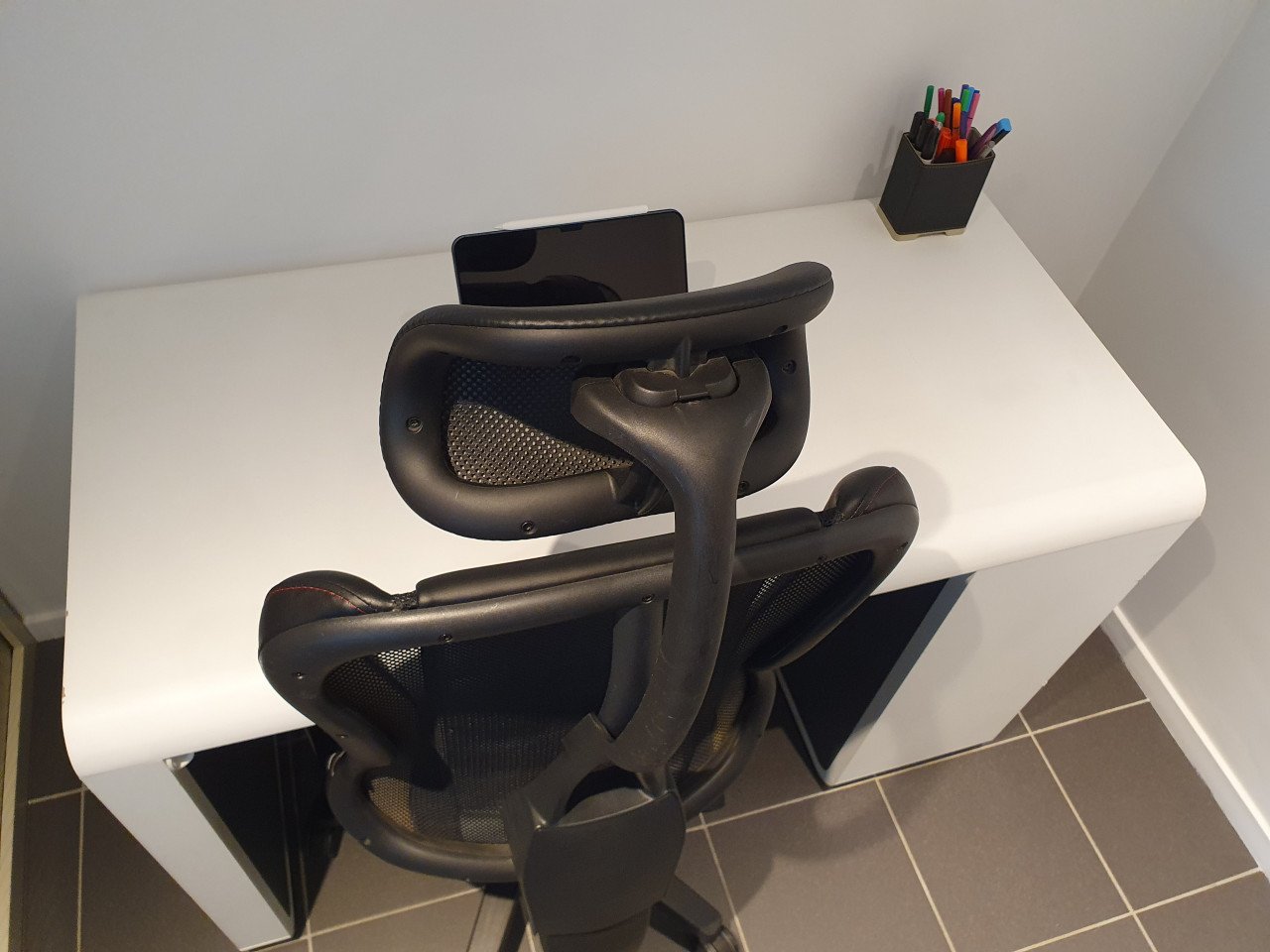 Bureau wit