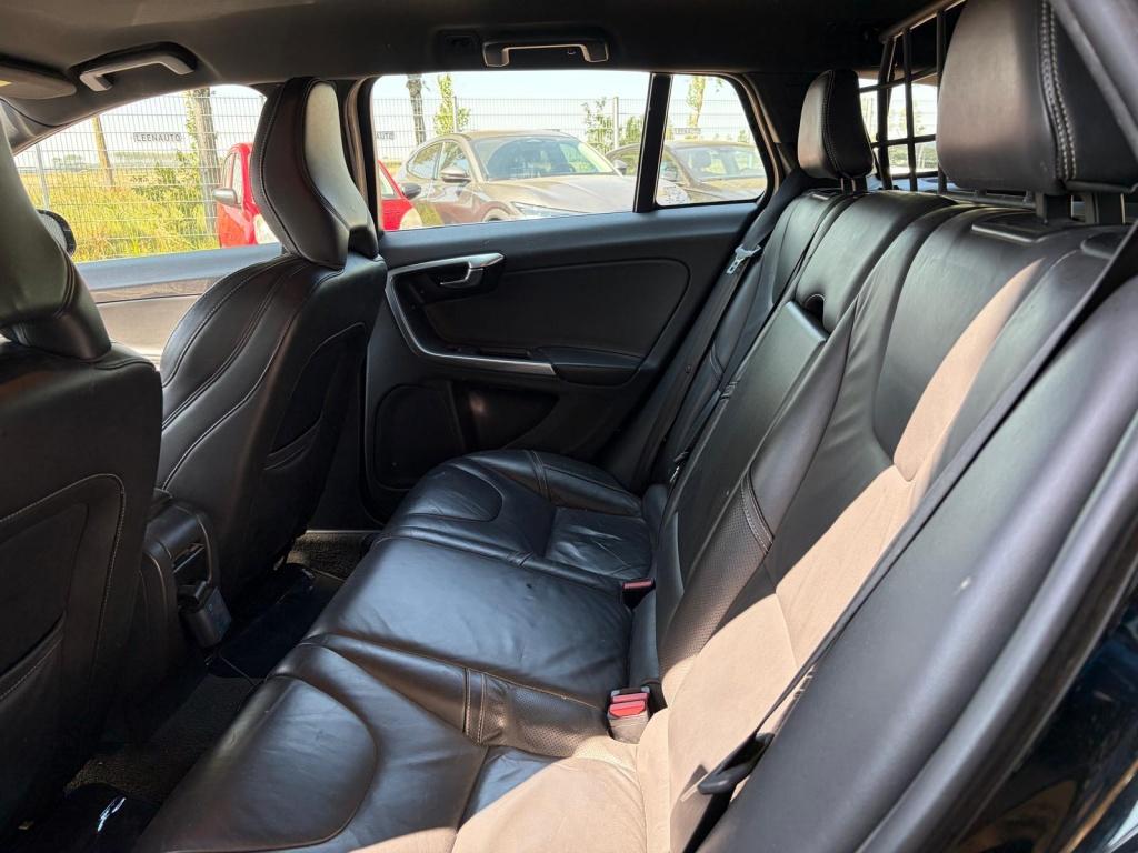 Volvo V60 2.4 d6 awd pl.i r-d.