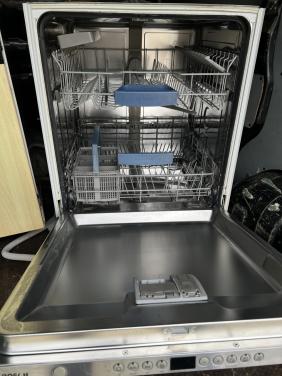 Bosch volledig geïntegreerd Vaatwasser 83x60 cm. Schoon en netjes