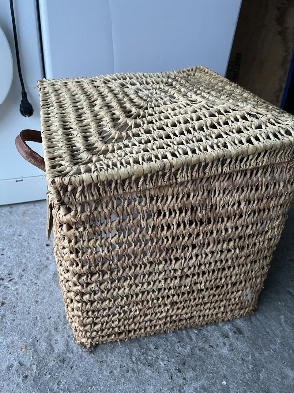 Seagrass opbergmand met deksel en leren handgrepen 45x42 cm.