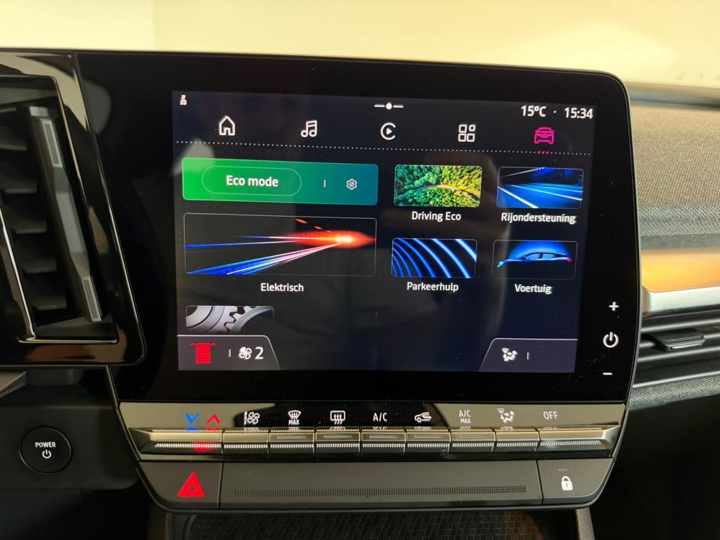Renault Megane E-tech ev40 standard charge equilibre