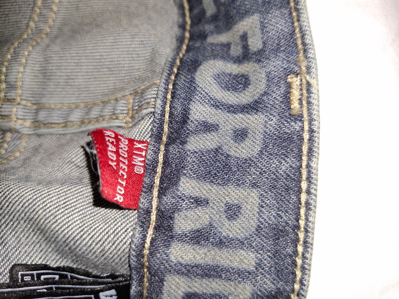 Motorkleding, motorhandschoenen en  Integraal motorhelm-motorkleding