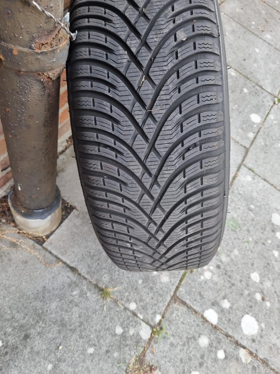 Winterbanden + AZEV Velgen 205/55R16 o.a. voor MB W204