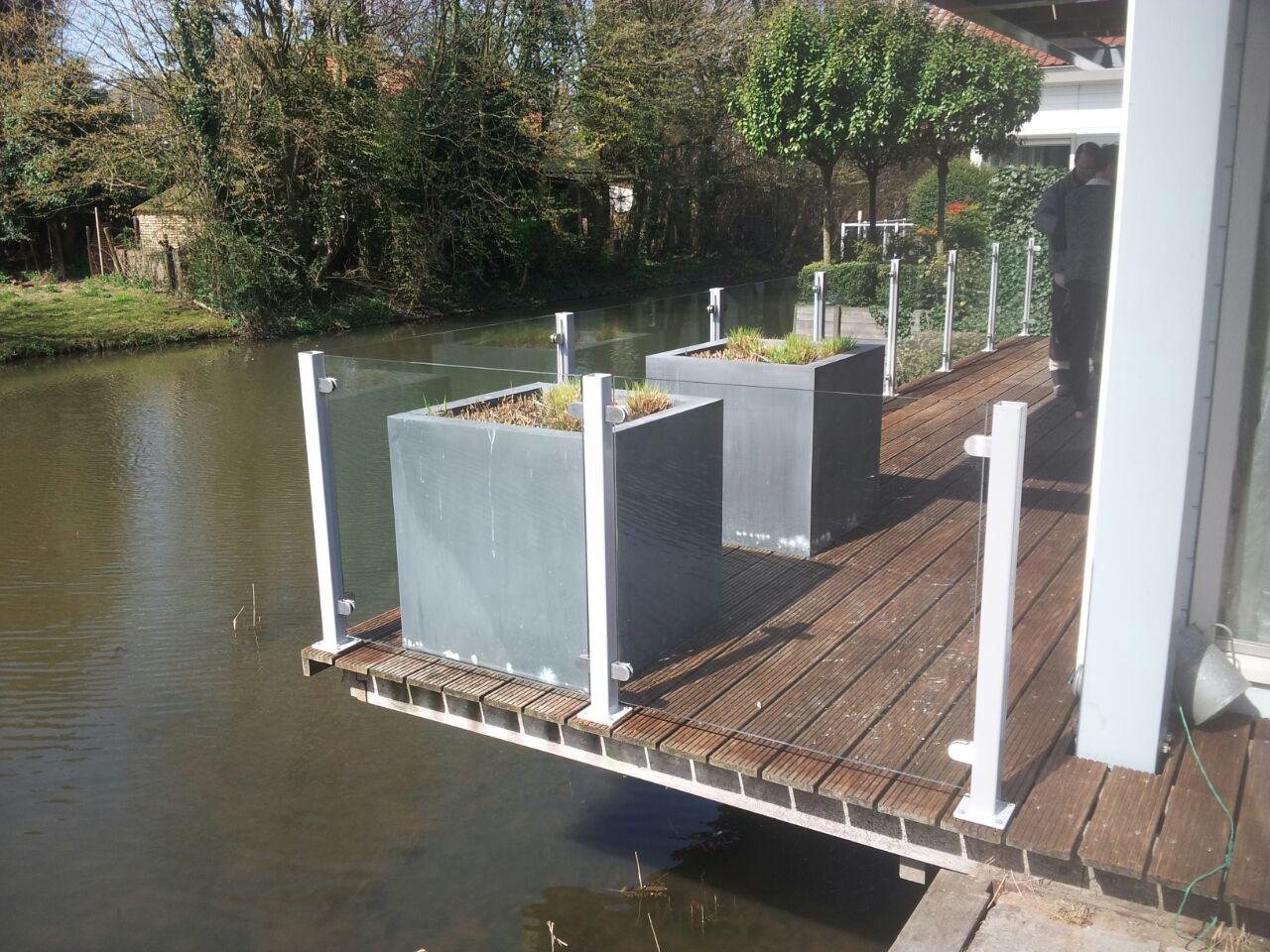 ⭐ TIP – Hekwerken met glas op maat | Veilig & transparant