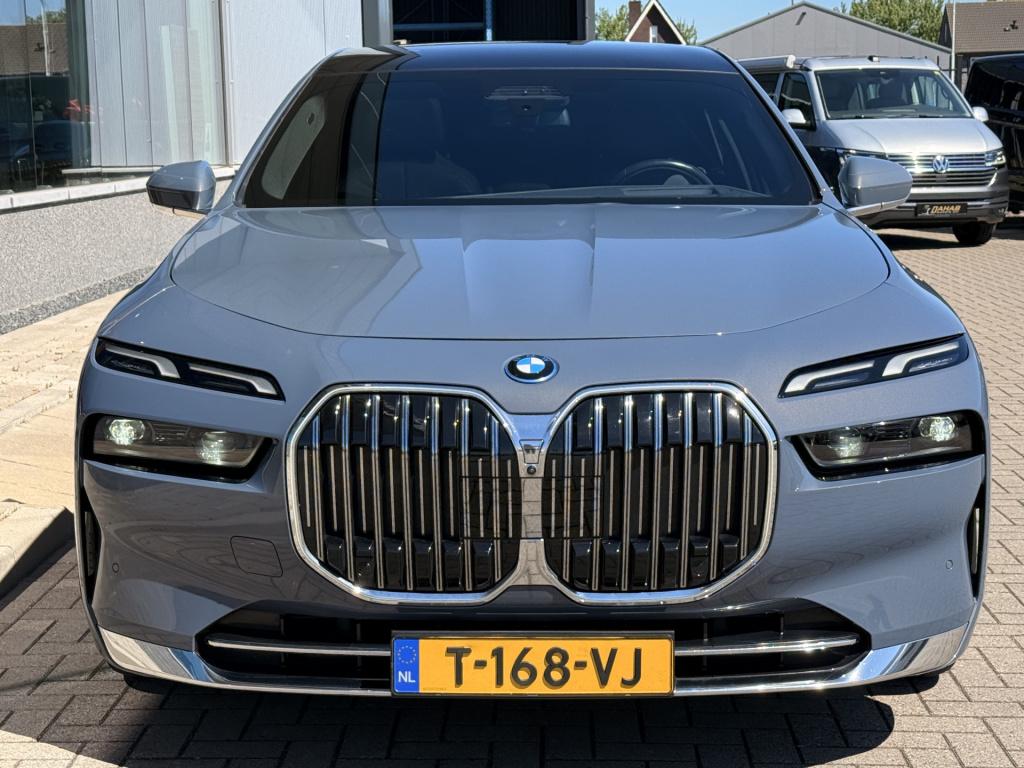 BMW 7 Serie 750e xdrive | bowers & wilkins | 360 | skylounge | leder | trek