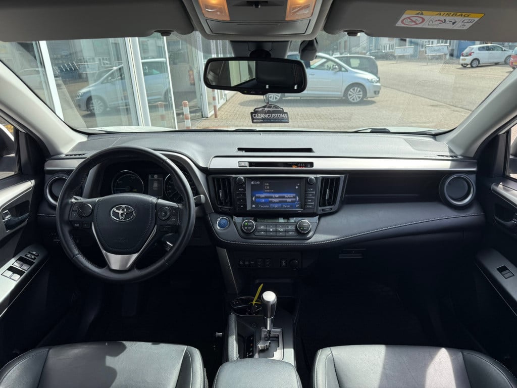 Toyota Rav4 2.5 hybrid executive business