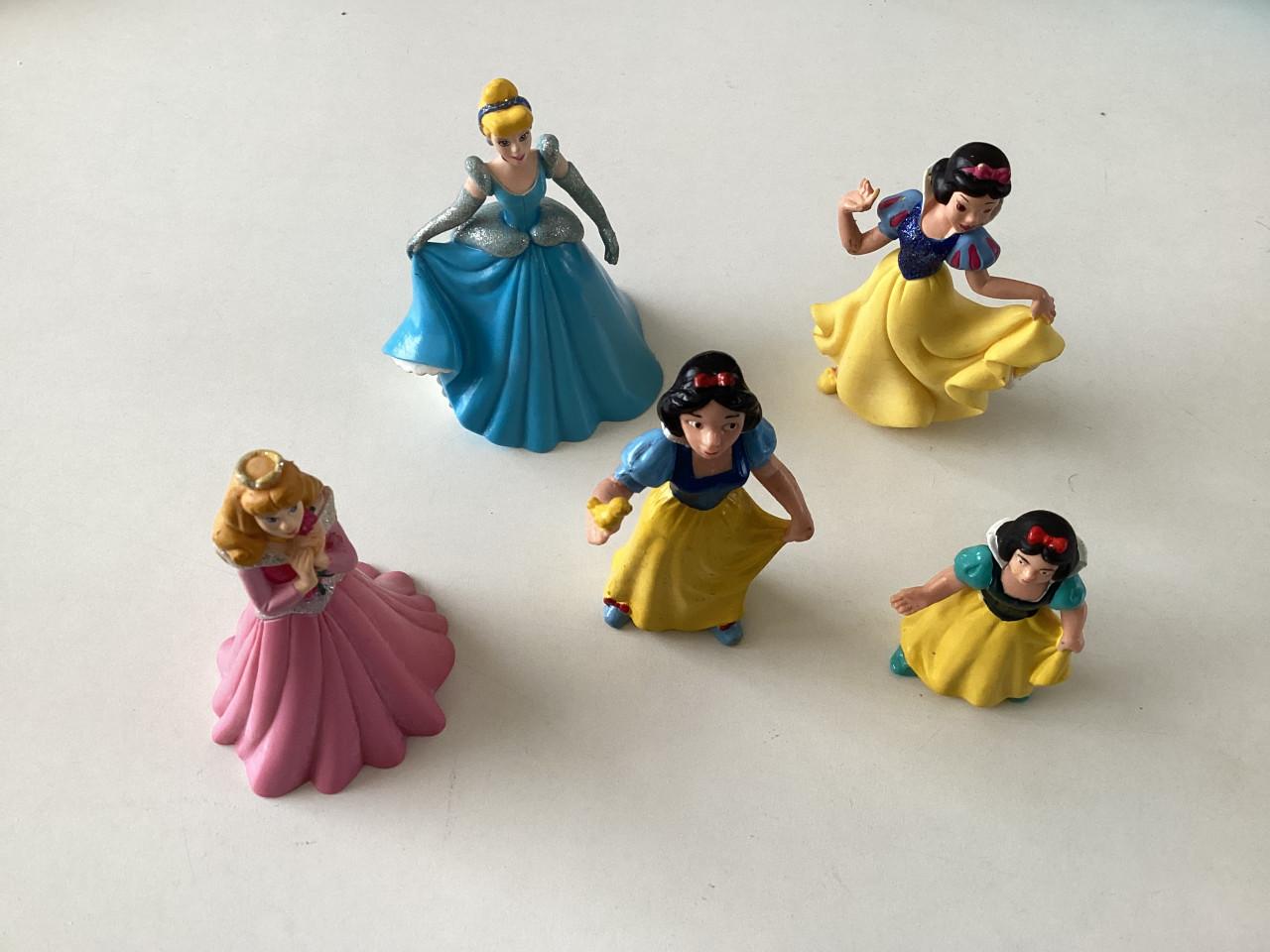Verschillende Disney figuurtjes.     Materiaal: rubber.