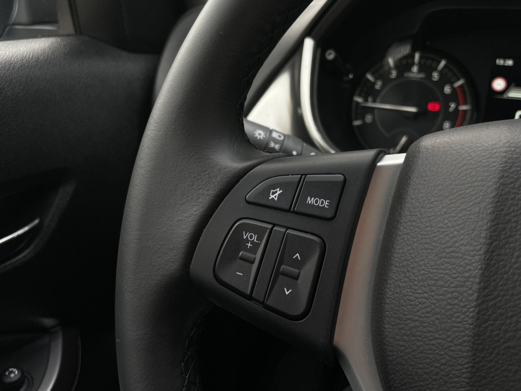 Suzuki Vitara 1.4 boosterjet style smart hybrid