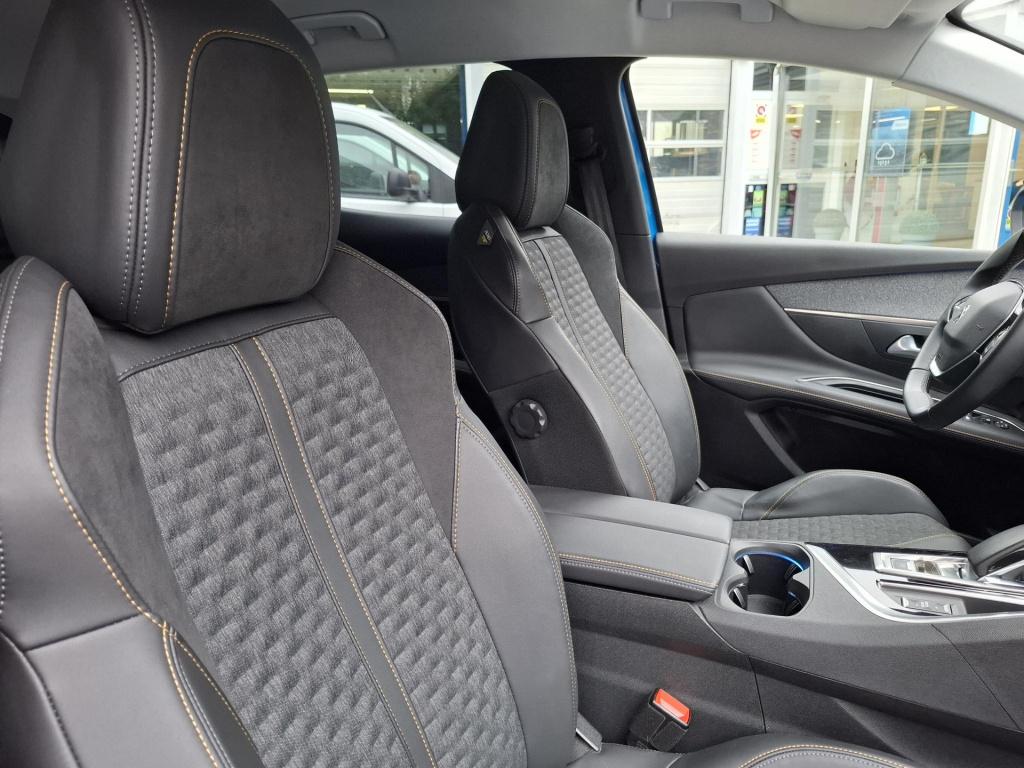 Peugeot 3008 suv 1.6 hybrid 225 eat8 automaat road trip nav/cam
