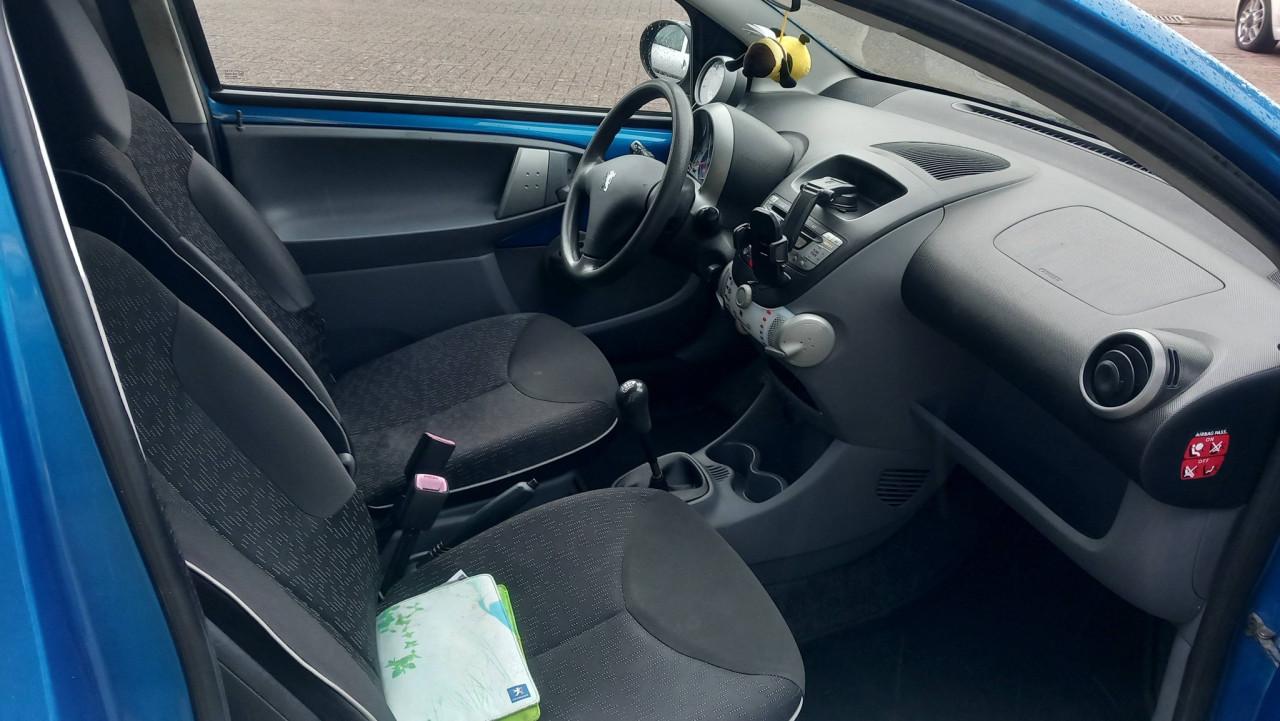 Peugeot 107 1.0 12v XR 3deurs bj:2009 SPORTIEF airco apk 2027 !!!