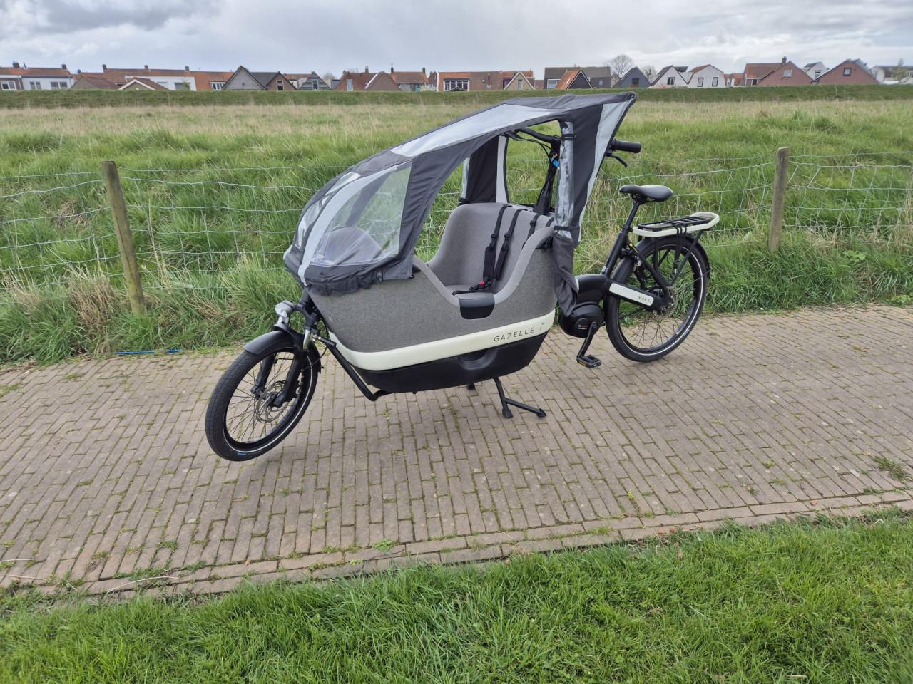 Nette Gazelle Makki Load connect met regenhuif en extra bankje!