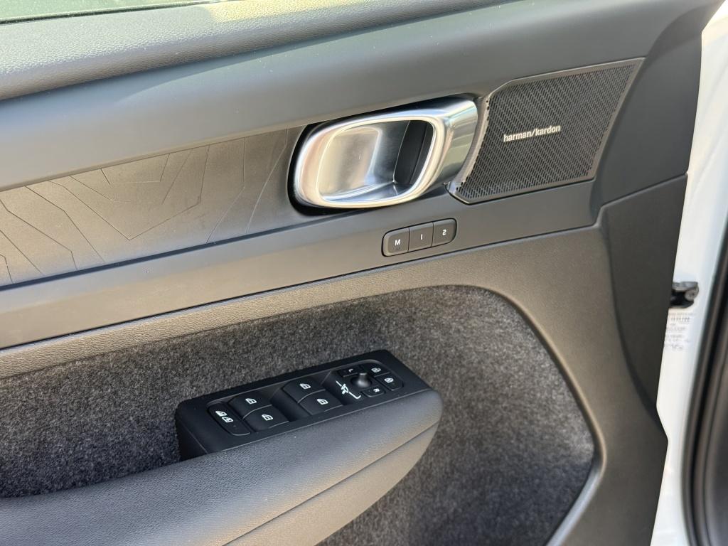 Volvo XC40 t5 262pk recharge ultimate dark| panodak| trekhaak| adap.cruise|