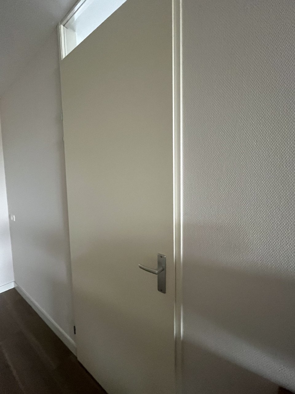 Te koop: 6 opdekdeuren met deurbeslag. .zelf demonteren en vervoeren