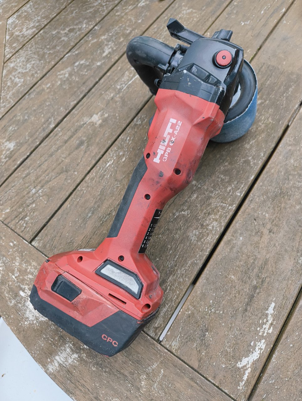 Hilti satineermachine en slagmoersleutel