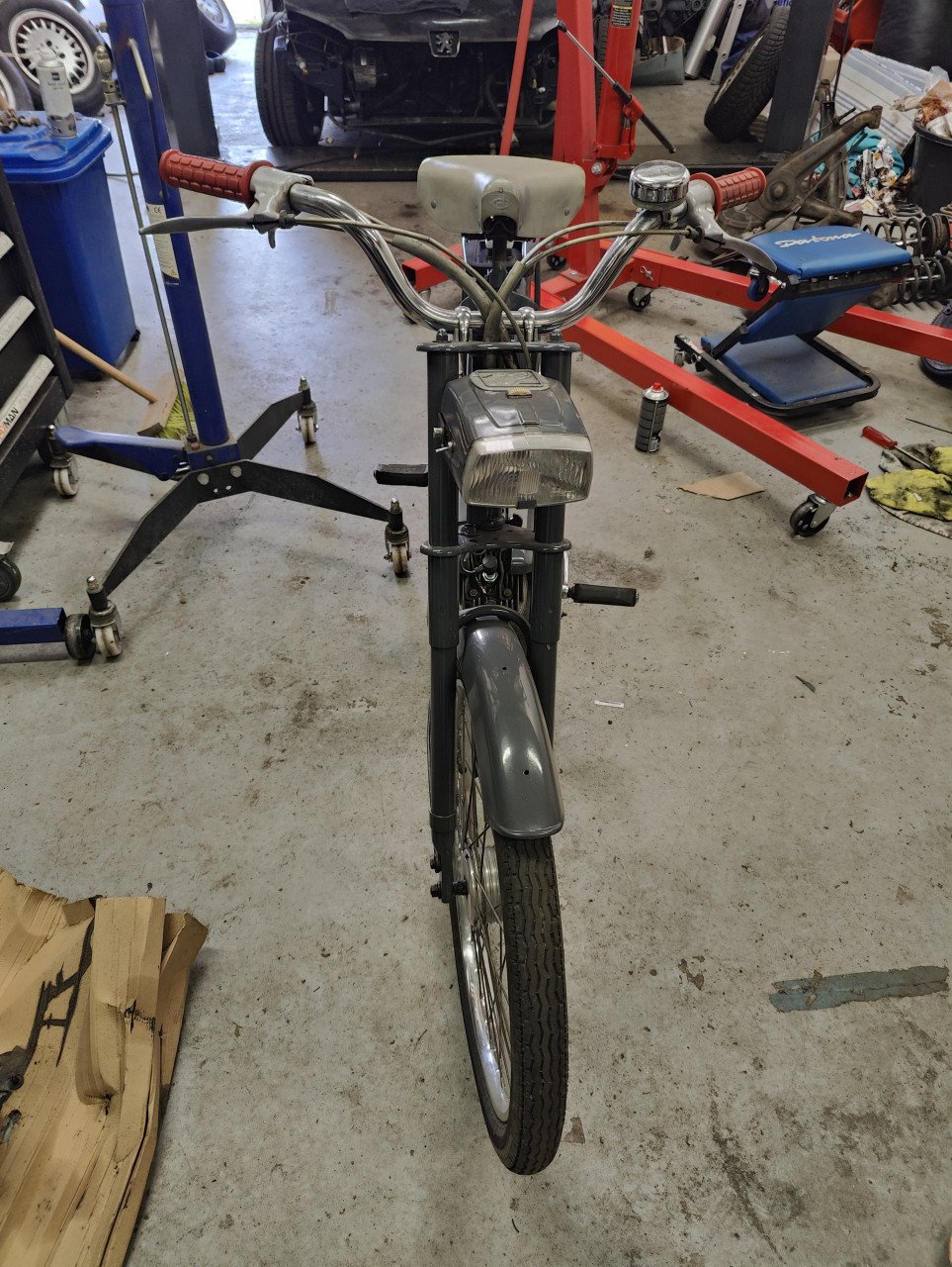 Peugeot brommer