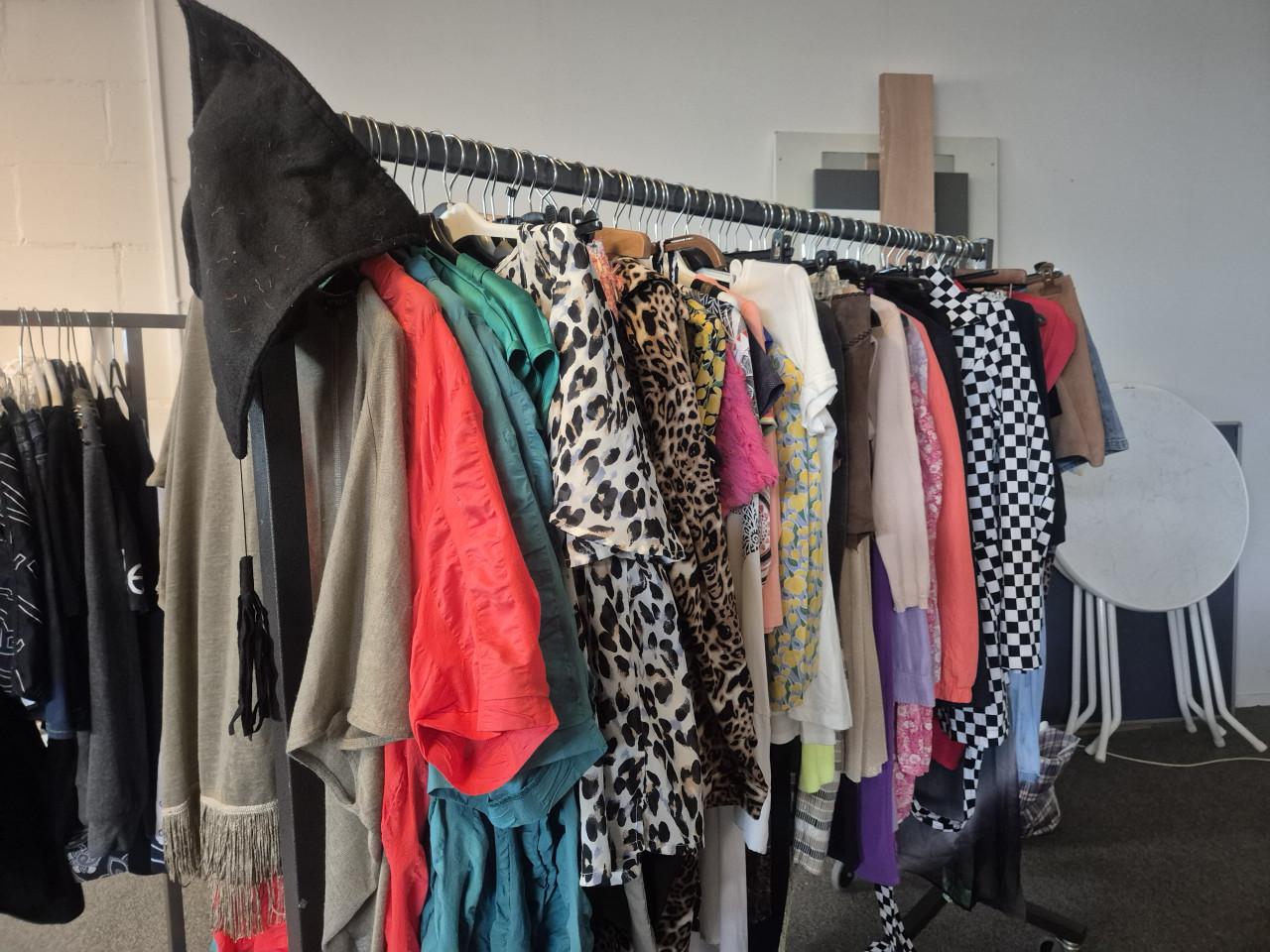 Partij nieuwe dameskleding 50 stuks