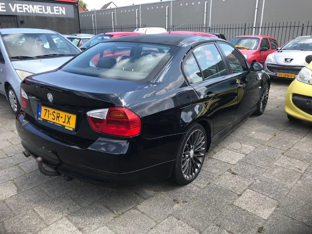 BMW 318I
