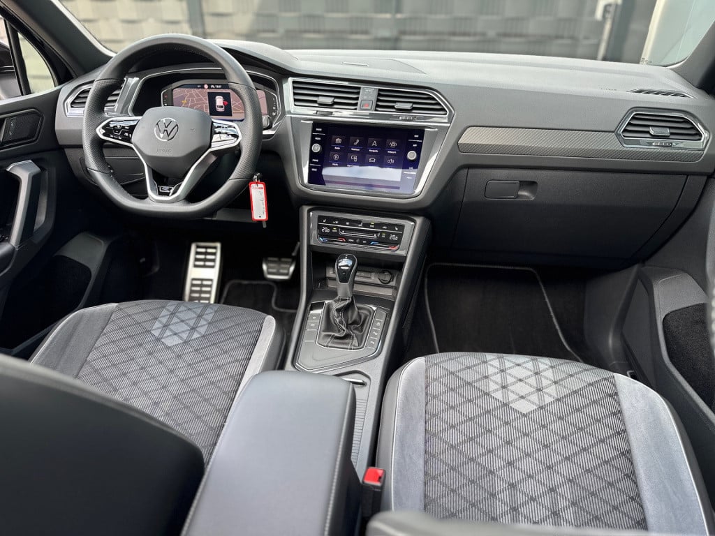 Volkswagen Tiguan 1.5 tsi 150pk dsg r-line | black line | panoramadak | tre