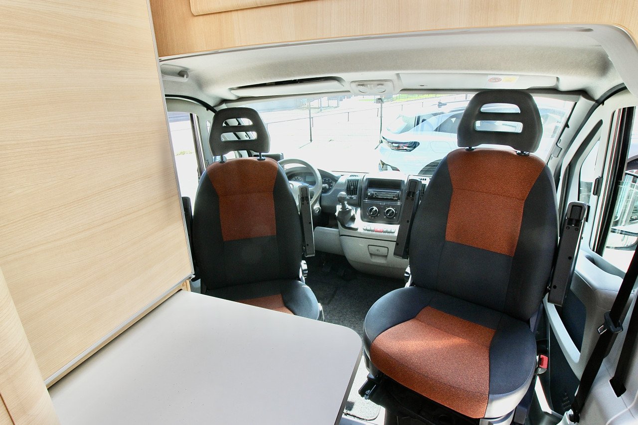 Knaus Box Star (Mooie compacte Buscamper met unieke indeling!!)