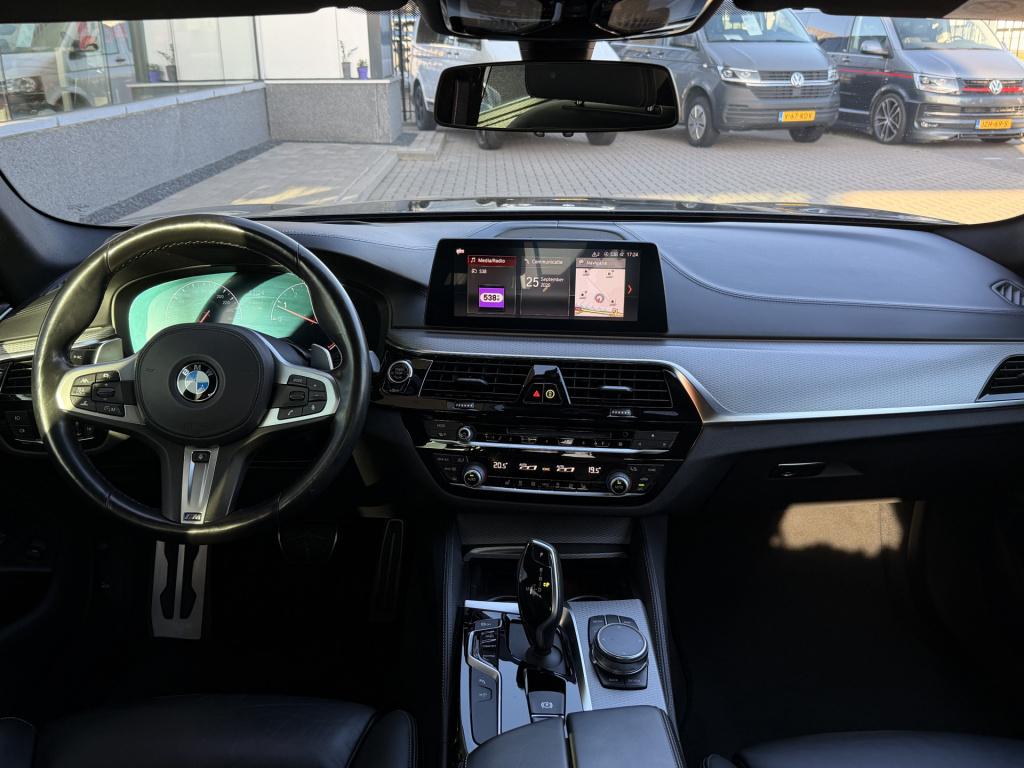 BMW 5 Serie 540i xdrive m-sport | harman kardon | acc |schuif/kanteldak | m