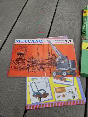 Mooie originele vintage bouwdozen van het merk Meccano, incl boekjes
