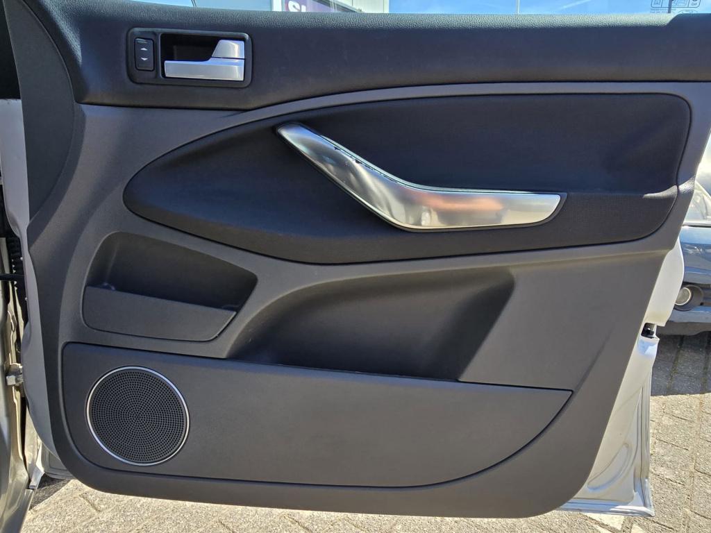 Ford C-max 1.8-16v titanium flexifuel