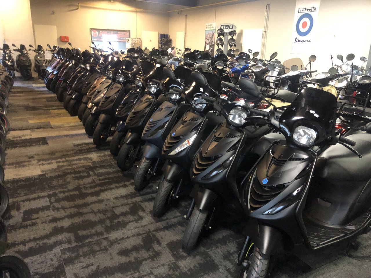 GROOTAANBOD: PIAGGIO ZIP 45KM BROM SPRINT AEROX SPEEDFIGHT