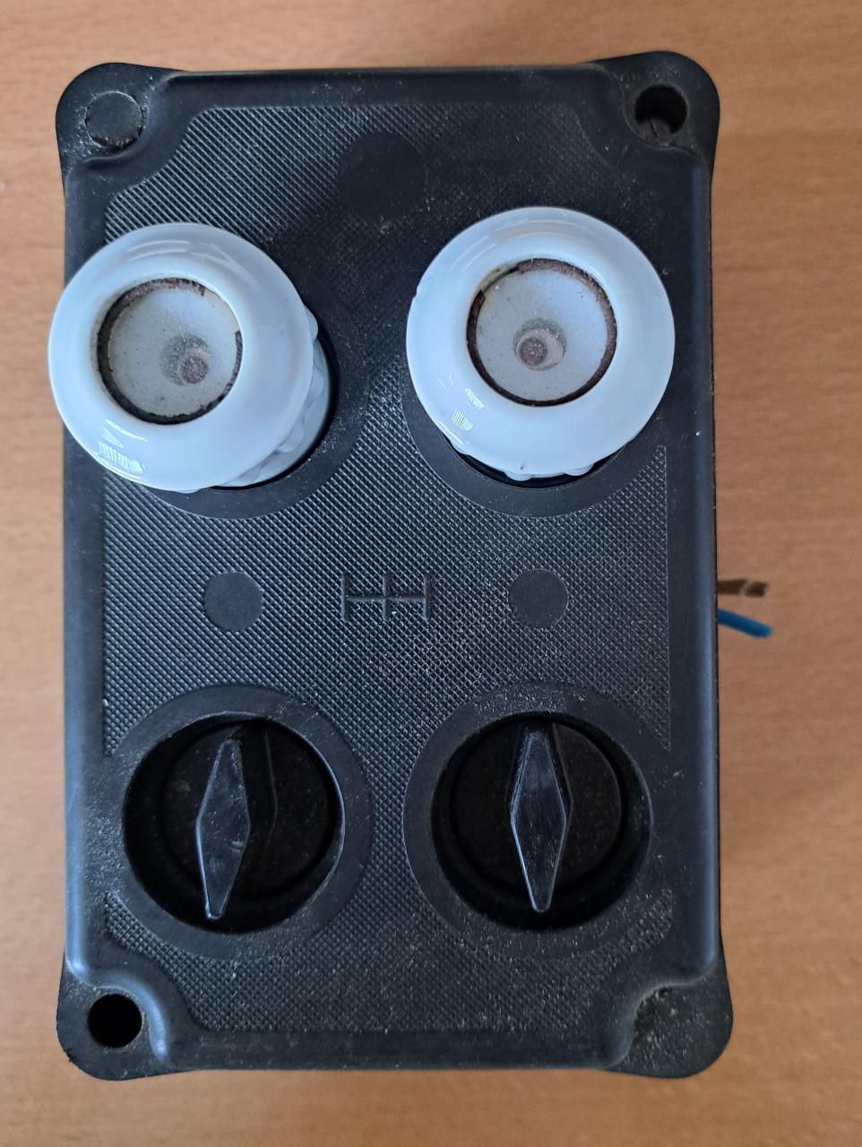 Zekering kast met extra zekeringen