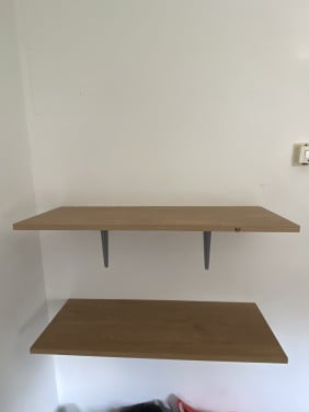 Twee wandplanken