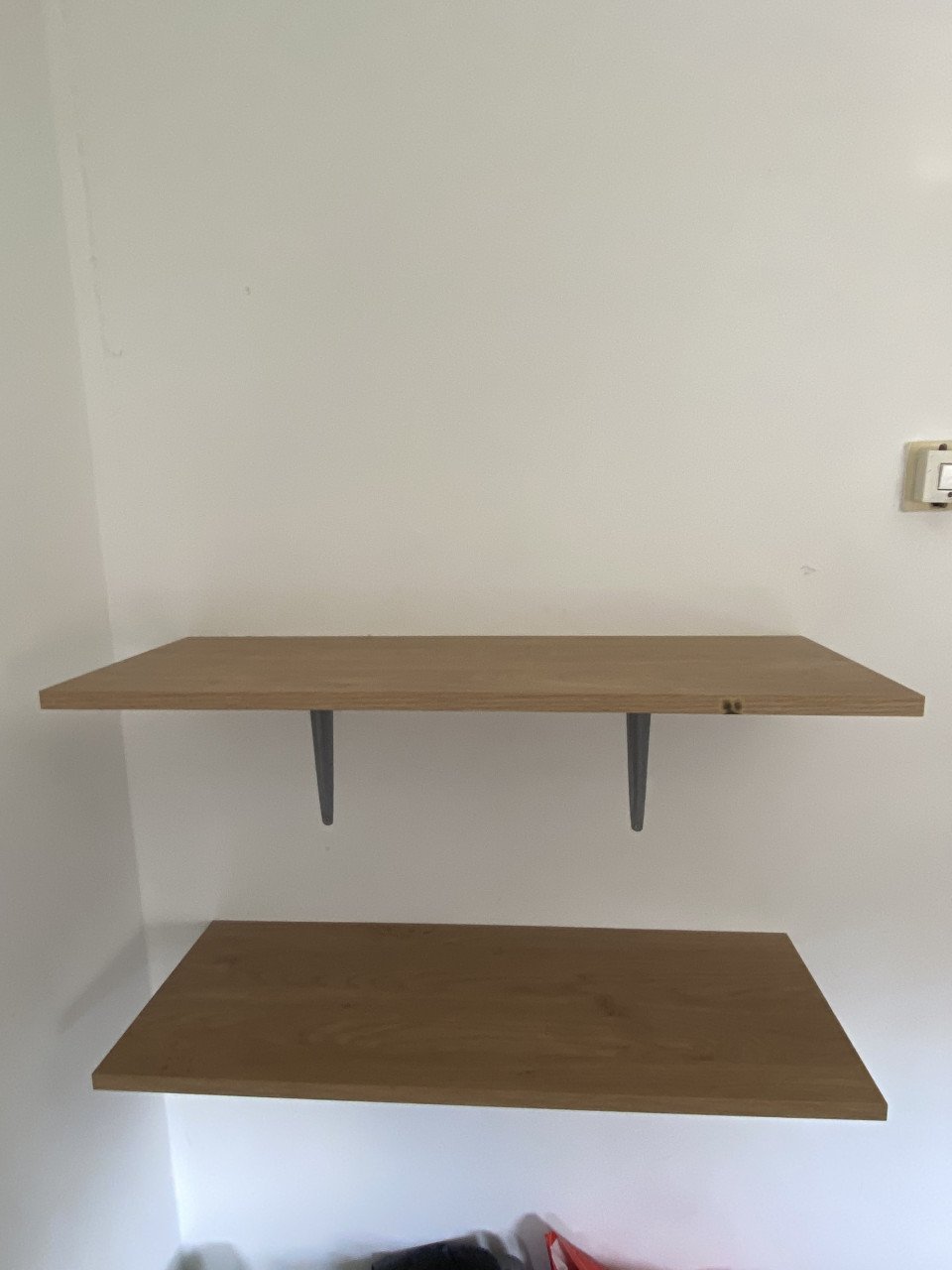 Twee wandplanken