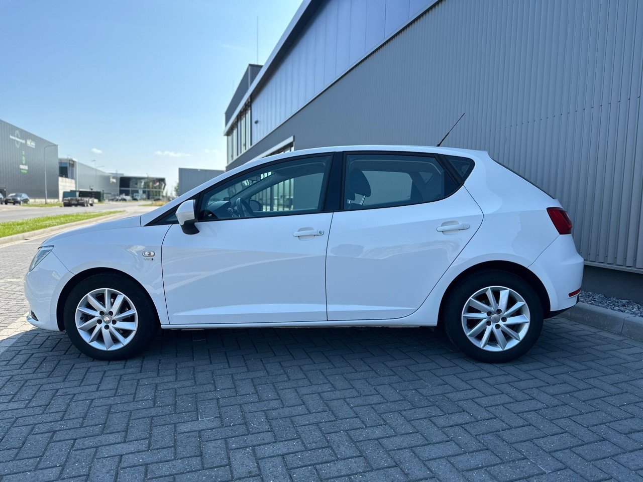 Seat Ibiza 1.2 TSI Style Xenon l Stoelverwarming l Navigatie