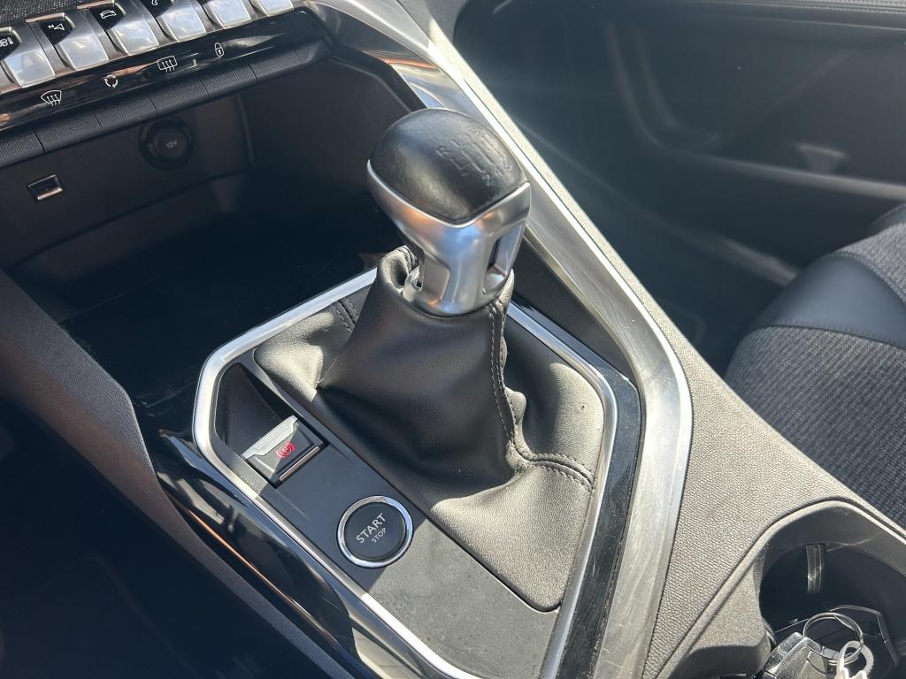 Peugeot 3008 1.2 puretech 130pk s&s allure navigatie | bt | applecarplay & 