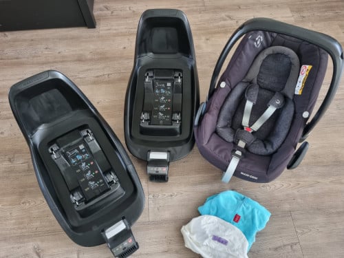 2x 2wayFix + gratis Maxicosi Rock met 2 beschermhoezen