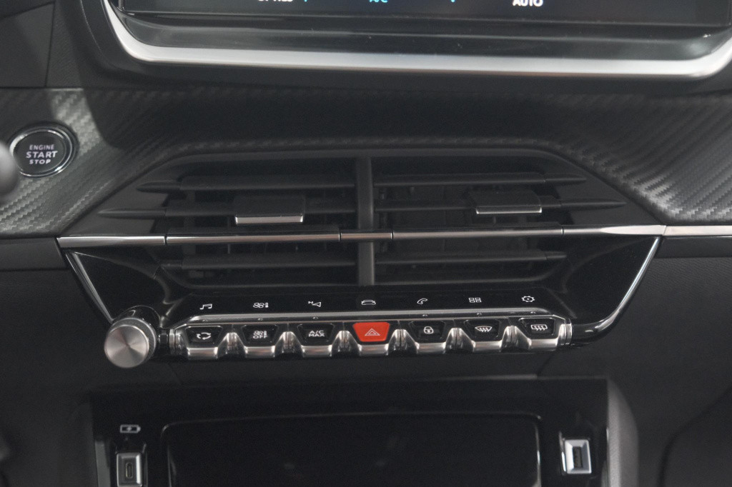 Peugeot 208 puretech 100 allure | camera | navigatie | parkeersensoren | ap