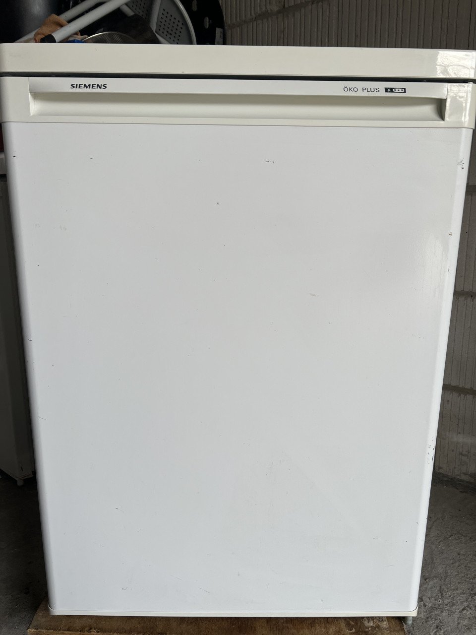 Siemens vrieskast 85x60 cm. Klasse A+ inhoud Vriezer 120 liter als nieuw