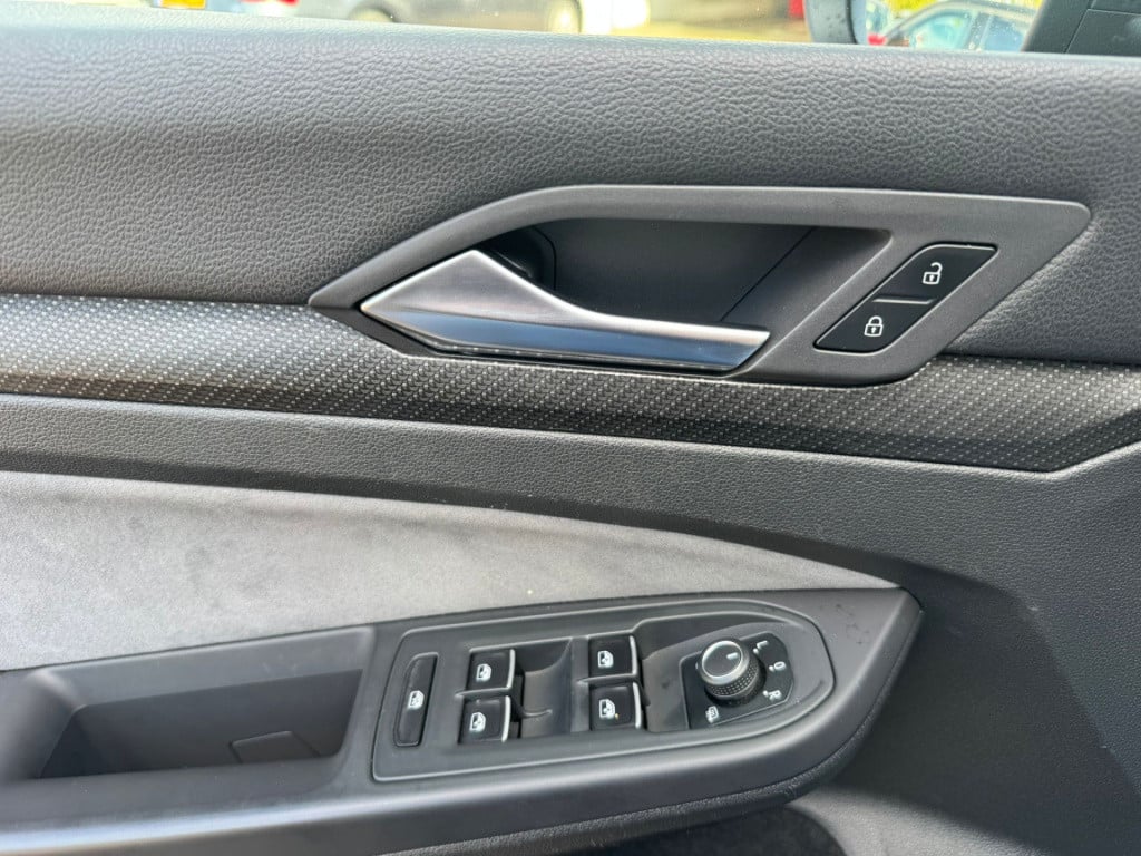 Volkswagen Golf 1.5 etsi r-line business